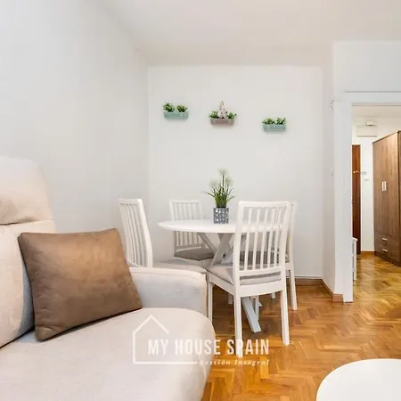 Myhousespain - Comodo Y Tranquilo Piso Con Parking オビエド